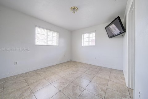 Immobilier commercial à vendre à Sweetwater, Floride: 156.82 m2 № 2084267 - photo 15