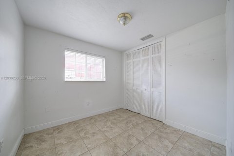 Immobilier commercial à vendre à Sweetwater, Floride: 156.82 m2 № 2084267 - photo 12