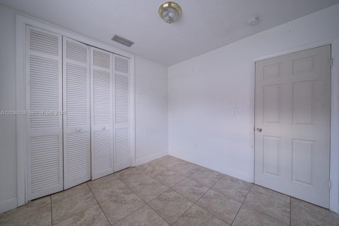 Immobilier commercial à vendre à Sweetwater, Floride: 156.82 m2 № 2084267 - photo 13