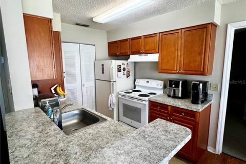 Condo in Orlando, Florida, 2 bedrooms  № 1869870 - photo 14