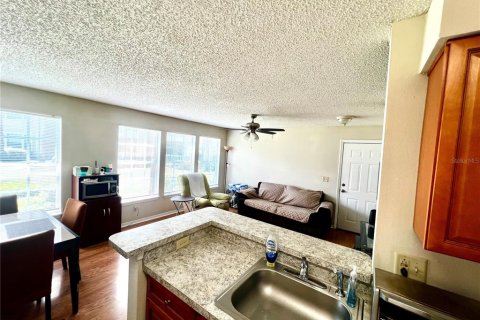 Condominio en venta en Orlando, Florida, 2 dormitorios, 77.02 m2 № 1869870 - foto 16