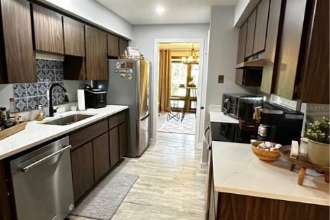 Condo in Dunnellon, Florida, 2 bedrooms № 2102979 - photo 8