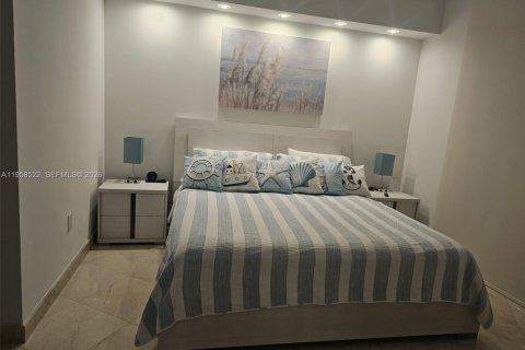Снять в аренду кондоминиум в Майами-Бич, Флорида 1 спальня, 76.09м2, № 2080548 - фото 17