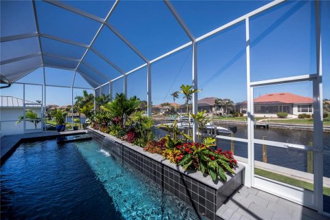 House in Punta Gorda, Florida 3 bedrooms, 225.01 sq.m. № 1580919 - photo 7