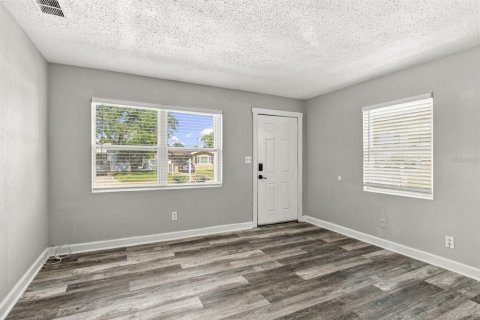 Immobilier commercial à vendre à Saint Petersburg, Floride: 4 chambres, 121.14 m2 № 2430896 - photo 5