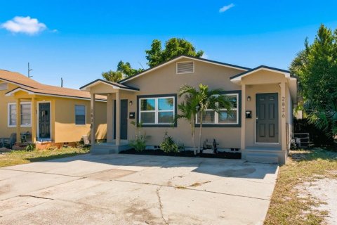 Immobilier commercial à vendre à Saint Petersburg, Floride: 4 chambres, 121.14 m2 № 2430896 - photo 3