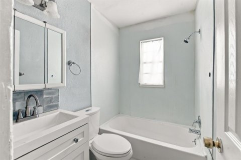 Immobilier commercial à vendre à Saint Petersburg, Floride: 4 chambres, 121.14 m2 № 2430896 - photo 29
