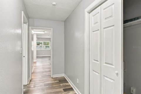 Immobilier commercial à vendre à Saint Petersburg, Floride: 4 chambres, 121.14 m2 № 2430896 - photo 22