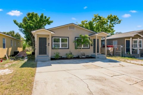 Immobilier commercial à vendre à Saint Petersburg, Floride: 4 chambres, 121.14 m2 № 2430896 - photo 2