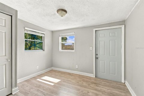 Immobilier commercial à vendre à Saint Petersburg, Floride: 4 chambres, 121.14 m2 № 2430896 - photo 11