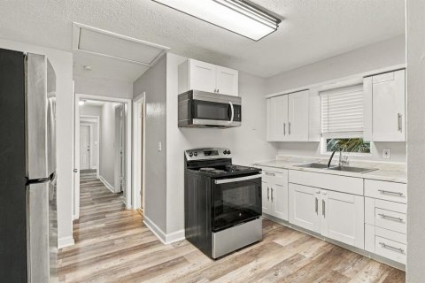 Immobilier commercial à vendre à Saint Petersburg, Floride: 4 chambres, 121.14 m2 № 2430896 - photo 20