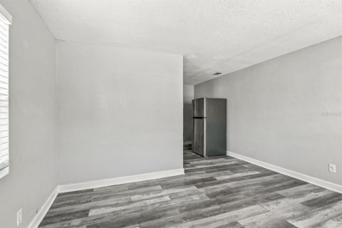 Immobilier commercial à vendre à Saint Petersburg, Floride: 4 chambres, 121.14 m2 № 2430896 - photo 6