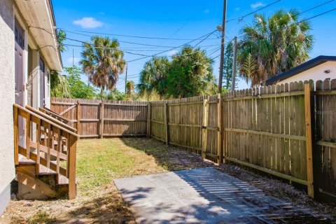 Immobilier commercial à vendre à Saint Petersburg, Floride: 4 chambres, 121.14 m2 № 2430896 - photo 13