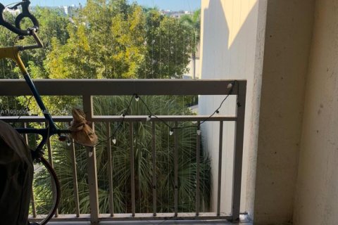 Condominio en alquiler en Doral, Florida, 1 dormitorio, 65.96 m2 № 2009473 - foto 23