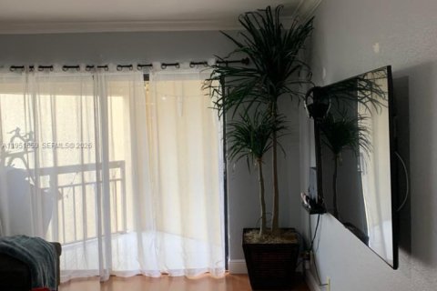 Condominio en alquiler en Doral, Florida, 1 dormitorio, 65.96 m2 № 2009473 - foto 11