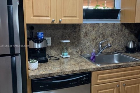 Condominio en alquiler en Doral, Florida, 1 dormitorio, 65.96 m2 № 2009473 - foto 7