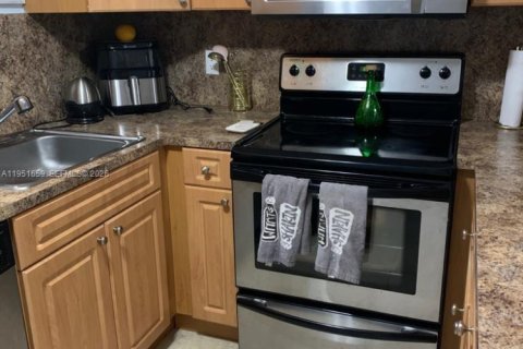 Condominio en Doral, Florida, 1 dormitorio  № 2009473