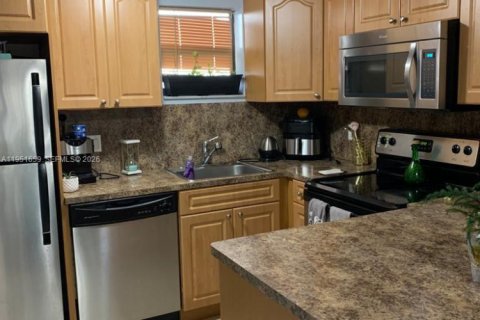 Condominio en alquiler en Doral, Florida, 1 dormitorio, 65.96 m2 № 2009473 - foto 6