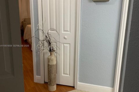 Condominio en alquiler en Doral, Florida, 1 dormitorio, 65.96 m2 № 2009473 - foto 12