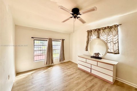 Villa ou maison à louer à Miami, Floride: 3 chambres, 186.27 m2 № 1946662 - photo 10