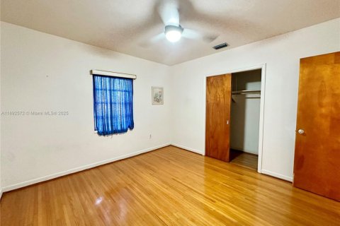 Villa ou maison à louer à Miami, Floride: 3 chambres, 186.27 m2 № 1946662 - photo 5