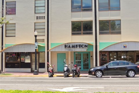 Студия в кондо в Майами-Бич, Флорида № 1998667