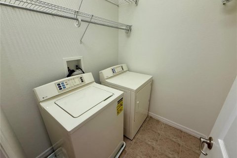 Townhouse in Pinellas Park, Florida 3 bedrooms, 131.92 sq.m. № 1914570 - photo 12