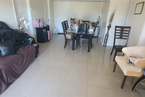Condo in Miami, Florida, 2 bedrooms  № 2027169 - photo 4