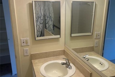 Condominio en alquiler en Sarasota, Florida, 2 dormitorios, 84.73 m2 № 1908109 - foto 3