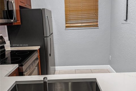 Copropriété à vendre à Pembroke Pines, Floride: 2 chambres, 84.91 m2 № 1986521 - photo 4