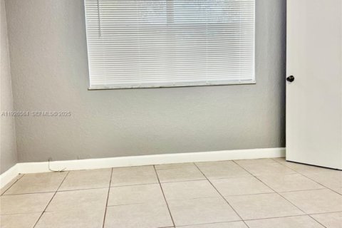 Copropriété à vendre à Pembroke Pines, Floride: 2 chambres, 84.91 m2 № 1986521 - photo 23