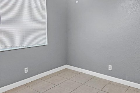 Copropriété à vendre à Pembroke Pines, Floride: 2 chambres, 84.91 m2 № 1986521 - photo 14