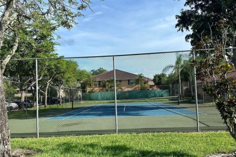 Copropriété à vendre à Pembroke Pines, Floride: 2 chambres, 84.91 m2 № 1986521 - photo 26