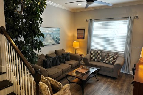 Townhouse in Saint Petersburg, Florida 3 bedrooms, 178.37 sq.m. № 2237583 - photo 21
