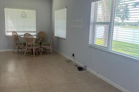 Villa ou maison à vendre à West Palm Beach, Floride: 2 chambres, 122.63 m2 № 2173154 - photo 10