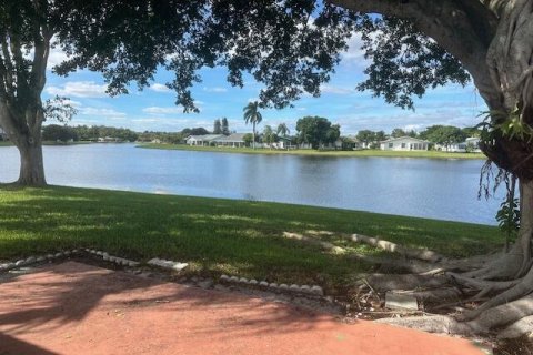 Villa ou maison à vendre à West Palm Beach, Floride: 2 chambres, 122.63 m2 № 2173154 - photo 16