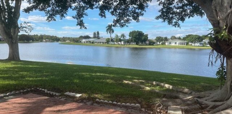 Villa ou maison à West Palm Beach, Floride 2 chambres, 122.63 m2 № 2173154