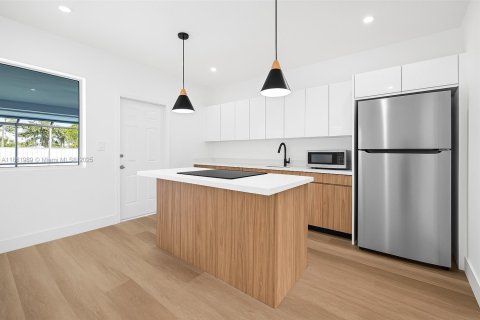 Appartement à louer à Miami, Floride: 2 chambres, 161.65 m2 № 1892466 - photo 3