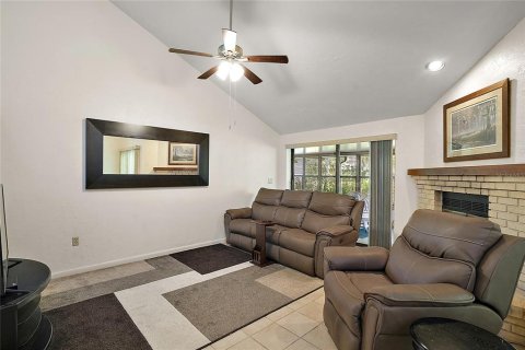 Townhouse in Yalaha, Florida 3 bedrooms, 118.64 sq.m. № 1601857 - photo 7