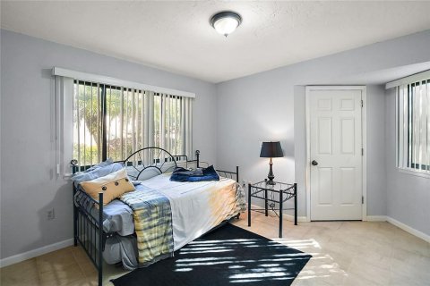 Townhouse in Yalaha, Florida 3 bedrooms, 118.64 sq.m. № 1601857 - photo 23