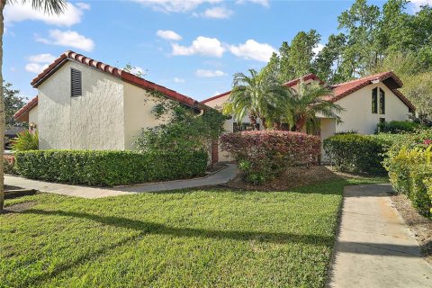 Townhouse in Yalaha, Florida 3 bedrooms, 118.64 sq.m. № 1601857 - photo 1
