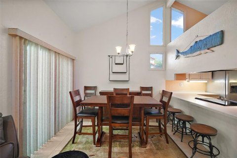 Townhouse in Yalaha, Florida 3 bedrooms, 118.64 sq.m. № 1601857 - photo 11