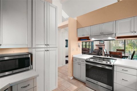 Townhouse in Yalaha, Florida 3 bedrooms, 118.64 sq.m. № 1601857 - photo 14