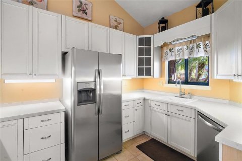 Townhouse in Yalaha, Florida 3 bedrooms, 118.64 sq.m. № 1601857 - photo 12