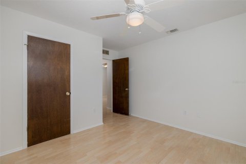 House in Port Richey, Florida 3 bedrooms, 151.62 sq.m. № 1826324 - photo 25
