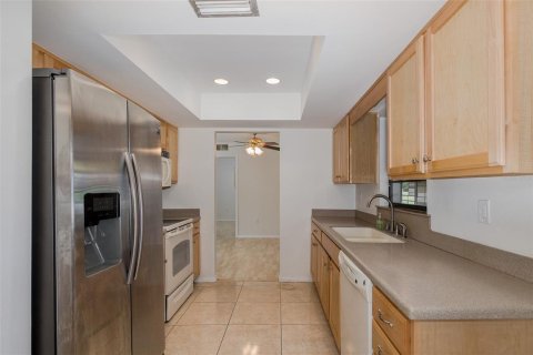 House in Port Richey, Florida 3 bedrooms, 151.62 sq.m. № 1826324 - photo 17