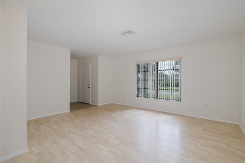 House in Port Richey, Florida 3 bedrooms, 151.62 sq.m. № 1826324 - photo 7