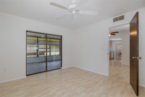 House in Port Richey, Florida 3 bedrooms, 151.62 sq.m. № 1826324 - photo 27