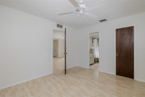House in Port Richey, Florida 3 bedrooms, 151.62 sq.m. № 1826324 - photo 28