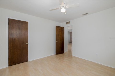 House in Port Richey, Florida 3 bedrooms, 151.62 sq.m. № 1826324 - photo 21